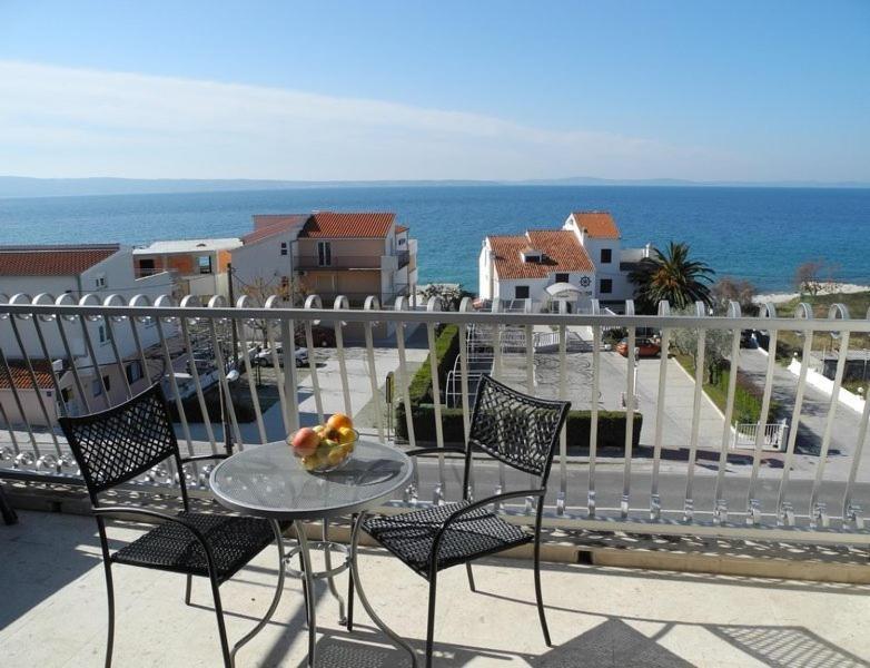 Apartments Magic Time Подстрана Екстер'єр фото